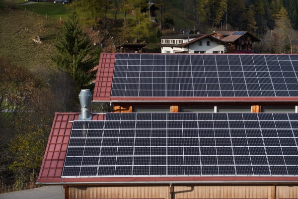 Sonnenstrom mit Nachbarn teilen